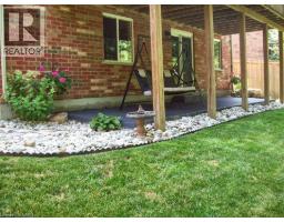 152 LENA Crescent - 8