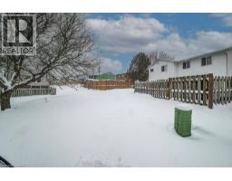 52 AVONWOOD Drive - 33