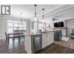 115 LARRY Crescent - 11