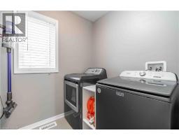 115 LARRY Crescent - 32