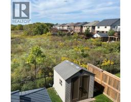 115 LARRY Crescent - 42