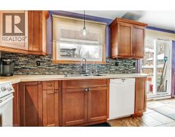 702 QUEEN Street - 10