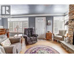 702 QUEEN Street - 5