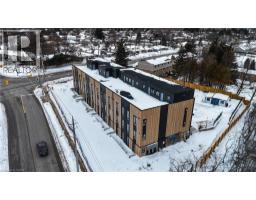 854 DOON VILLAGE Road UnitNo. 6 - 4