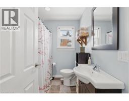 340 BINNING Street W - 16