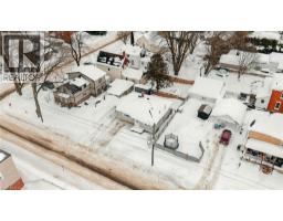 340 BINNING Street W - 21