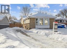 11 MACTEITH Court - 1