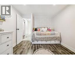 11 MACTEITH Court - 22