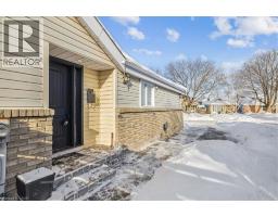 11 MACTEITH Court - 3