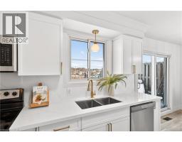 97 MOFFAT Drive - 16