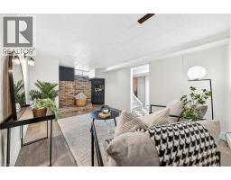 97 MOFFAT Drive - 32