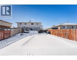 97 MOFFAT Drive - 35