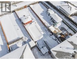 97 MOFFAT Drive - 39