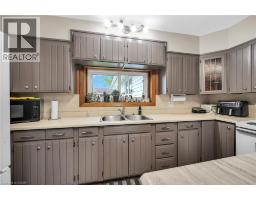 7 GREENOCK Street E - 16