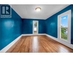 7 GREENOCK Street E - 24