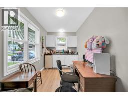 7 GREENOCK Street E - 31