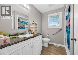 7 GREENOCK Street E - 33