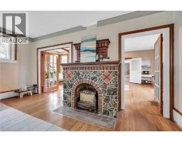 7 GREENOCK Street E - 8