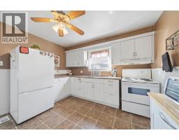 547 WELLINGTON Street N - 3