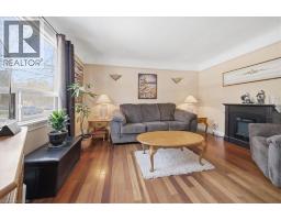 547 WELLINGTON Street N - 6