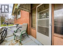 15 FLORAL Crescent - 26