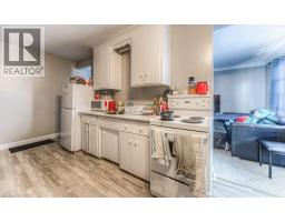 15 FLORAL Crescent - 38