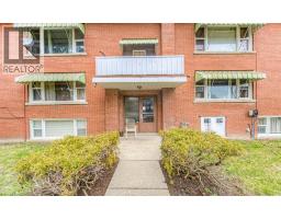 15 FLORAL Crescent - 9