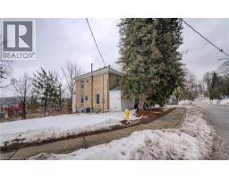 115 COURTNEY Street - 40