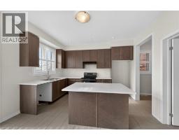 17 LARRY Crescent - 14