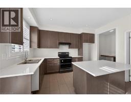 17 LARRY Crescent - 15