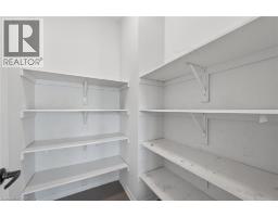 17 LARRY Crescent - 17