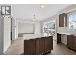 17 LARRY Crescent - 18