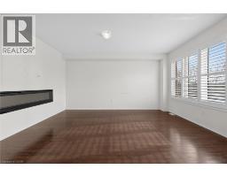 17 LARRY Crescent - 21