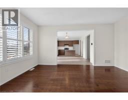 17 LARRY Crescent - 23