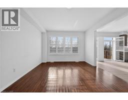 17 LARRY Crescent - 24