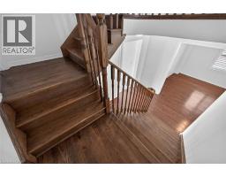 17 LARRY Crescent - 25