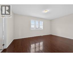 17 LARRY Crescent - 27