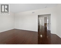 17 LARRY Crescent - 30