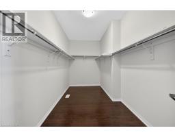 17 LARRY Crescent - 34