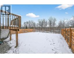 17 LARRY Crescent - 44