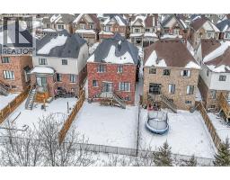 17 LARRY Crescent - 49