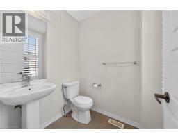 17 LARRY Crescent - 5