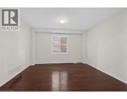 17 LARRY Crescent - 7