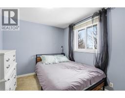 52 WINNETT Street N - 13