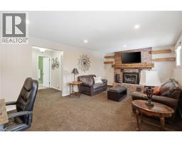 52 WINNETT Street N - 19