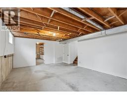 52 WINNETT Street N - 23