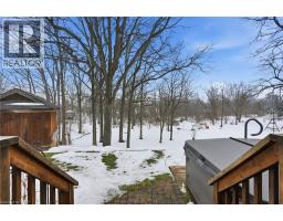 52 WINNETT Street N - 24