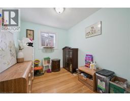 54 DOLMAN Court - 12