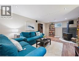 54 DOLMAN Court - 17