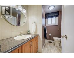 27 ERINBROOK Drive - 18